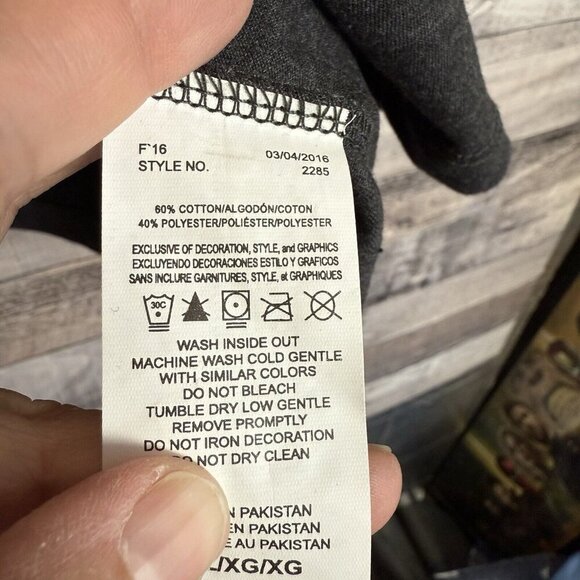 Carolina Panthers NFL TEAM APPAREL Women's XL Kuechly V-Neck T-Shirt Gray - Picture 5 of 7